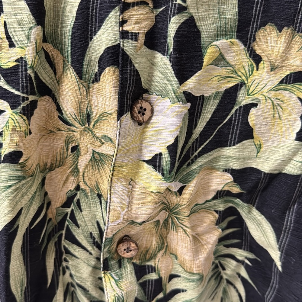 Hawaiian Jacks 100% Silk Floral Button Down Shirt - Picture 4 of 4